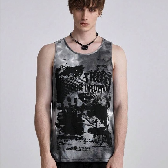 ✨4🛒 $20 ✨  Graphic Tie Dye crop Top unisex grey black nwot sz. Small sleeveless - Picture 3 of 5